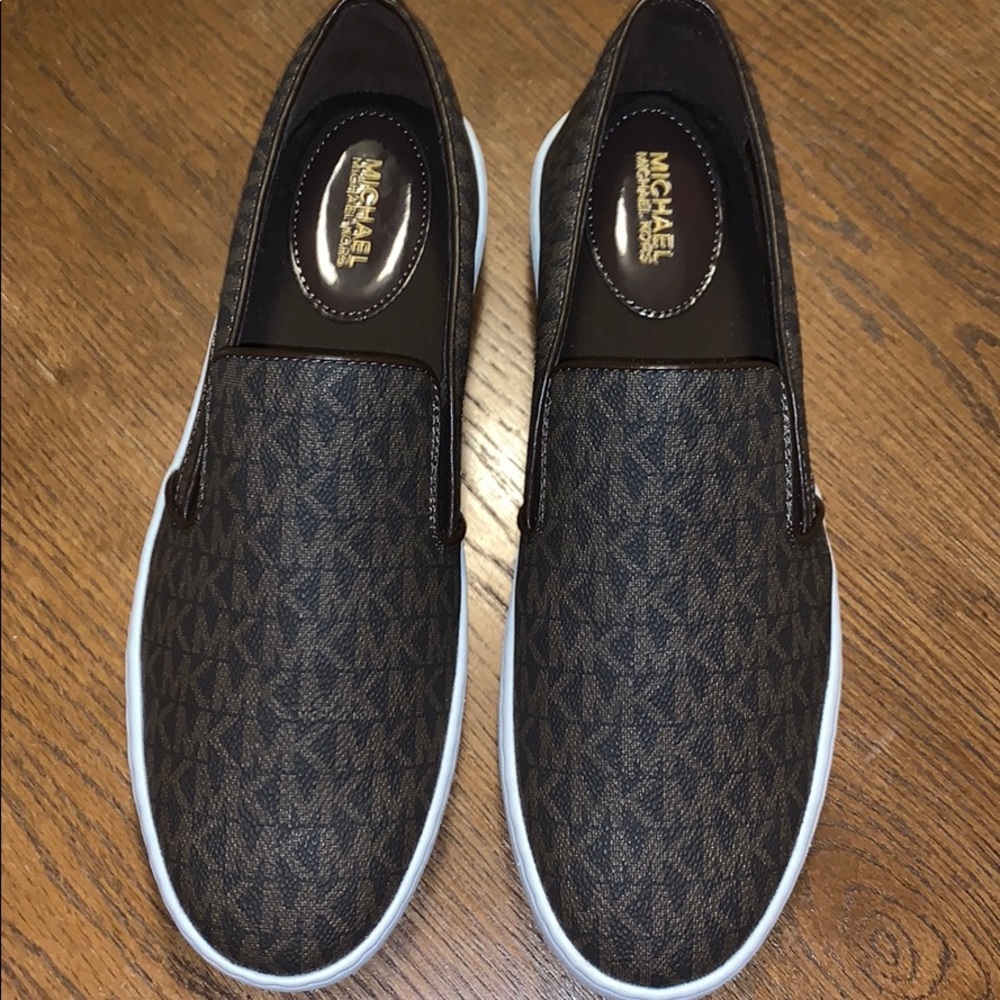 MICHAEL KORS Keaton slip-on signature .